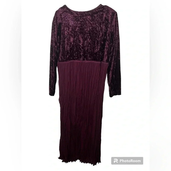 90s Rabbit Rabbit Rabbit Burgundy Velvet;Crinkle Texture Dress with Empire Waist - Picture 2 of 4